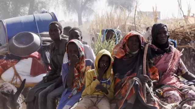 Sudan's Civil War: RSF Claims El Fasher, Humanitarian Crisis Worsens